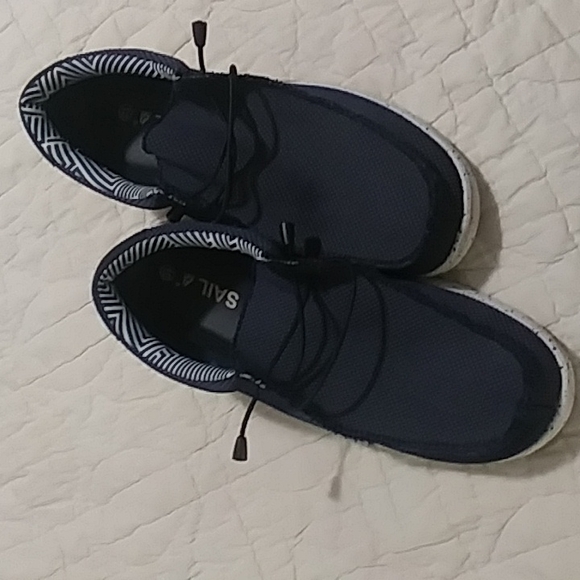 Mens Sail slip on shoes - Picture 2 of 4